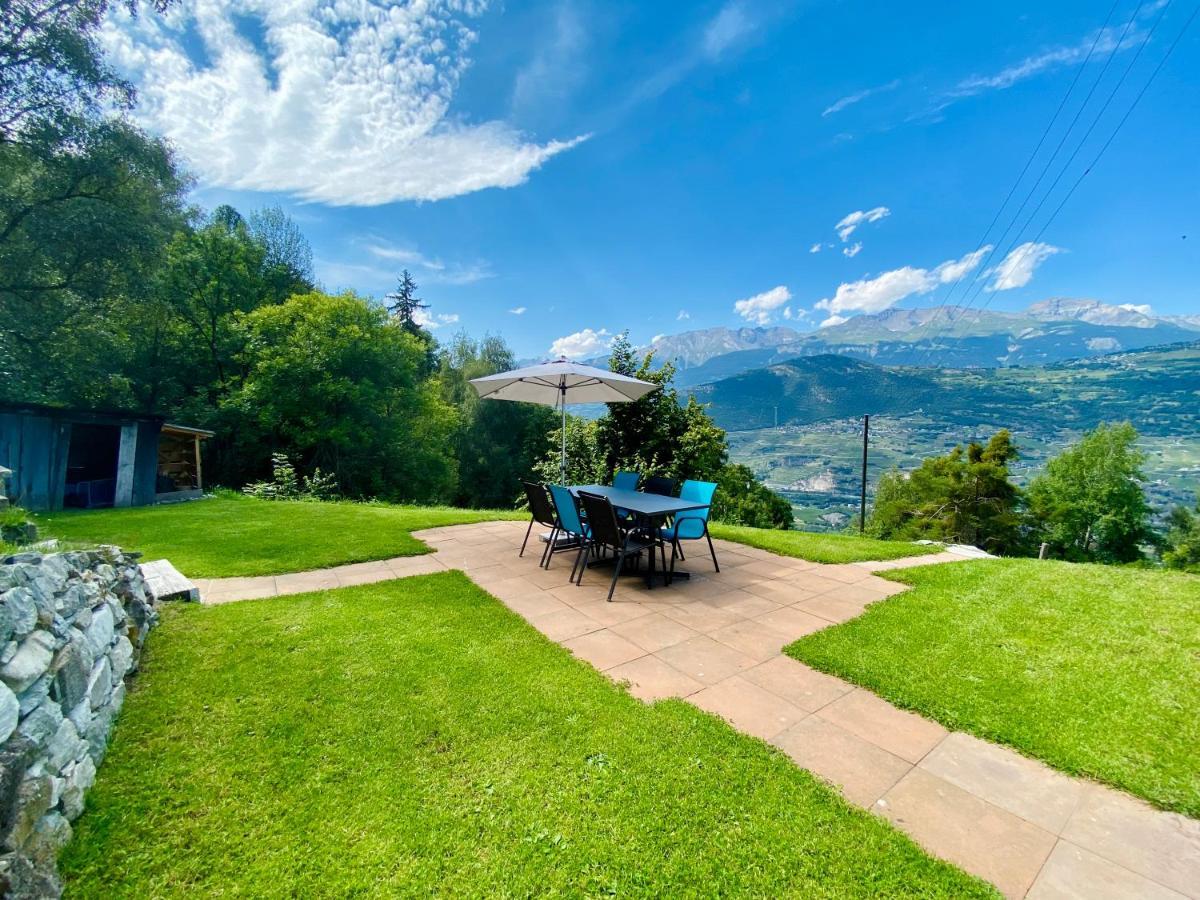 Eco Lodge With Jacuzzi And View In The Swiss Alps Grone Luaran gambar